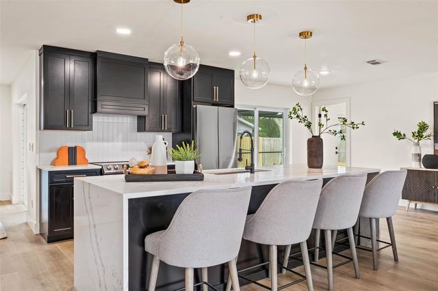 11876 MARLA LANE, Seminole, FL 33772