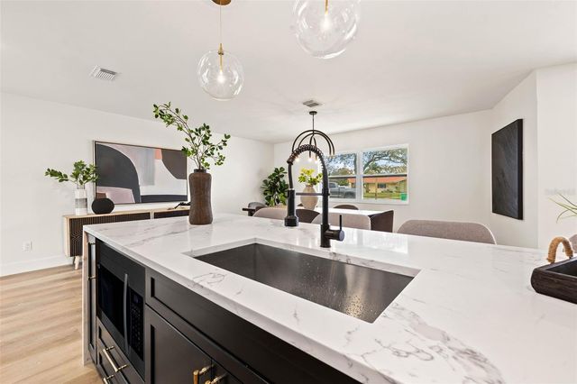 11876 MARLA LANE, Seminole, FL 33772