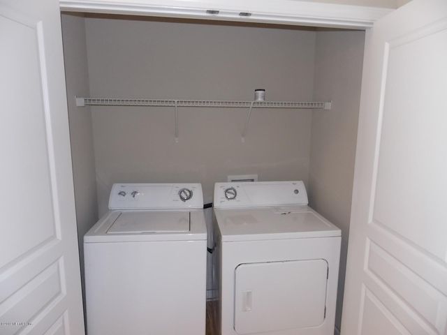 8290 GATE Parkway W 717, Jacksonville, FL 32216