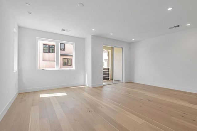 2863 Josephine Lane, Palo Alto, CA 94303