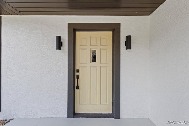 1304 NE 5th Avenue, Crystal River, FL 34428