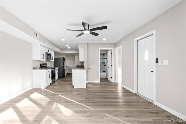 1304 NE 5th Avenue, Crystal River, FL 34428