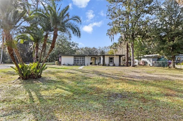 1304 NE 5th Avenue, Crystal River, FL 34428