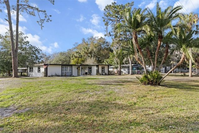 1304 NE 5th Avenue, Crystal River, FL 34428