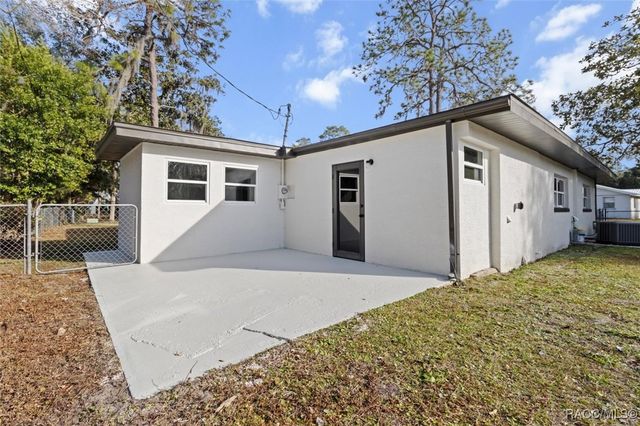 1304 NE 5th Avenue, Crystal River, FL 34428