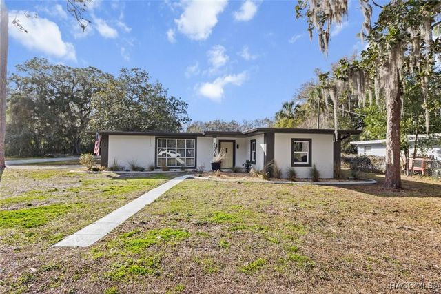 1304 NE 5th Avenue, Crystal River, FL 34428