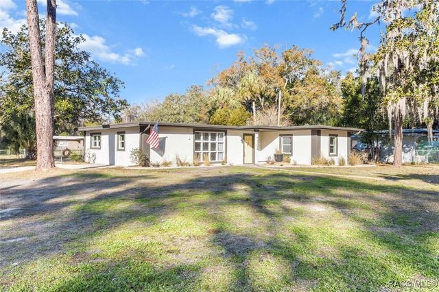 1304 NE 5th Avenue, Crystal River, FL 34428