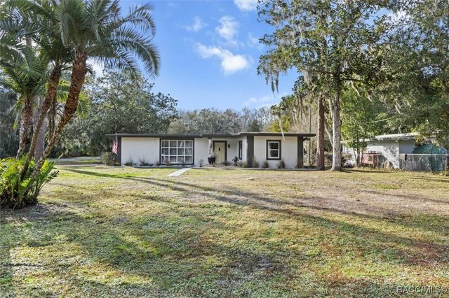1304 NE 5th Avenue, Crystal River, FL 34428