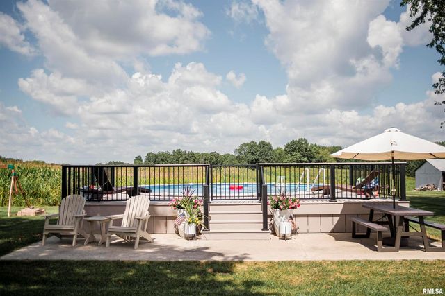 1737 N 2250th Place, Mendon, IL 62351