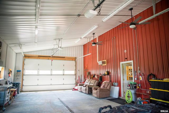 1737 N 2250th Place, Mendon, IL 62351