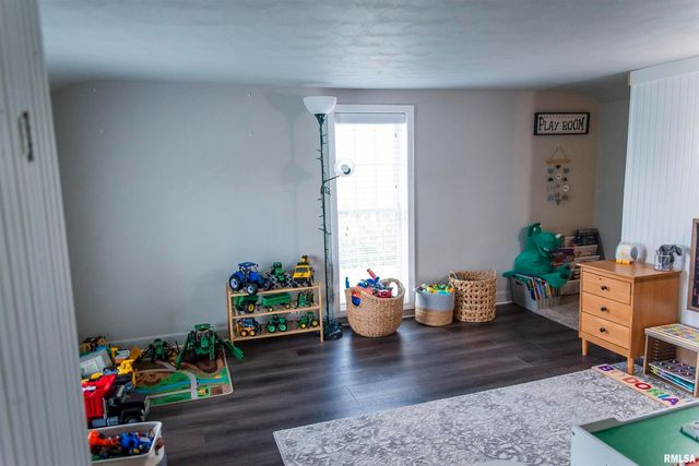 1737 N 2250th Place, Mendon, IL 62351