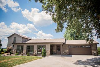 1737 N 2250th Place, Mendon, IL 62351