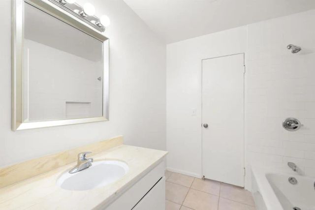 527 La Sombra Drive, El Cajon, CA 92020