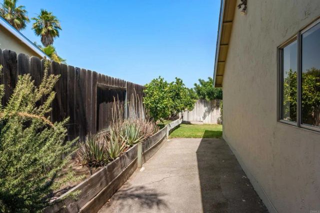 527 La Sombra Drive, El Cajon, CA 92020