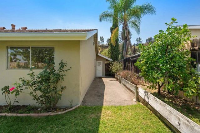 527 La Sombra Drive, El Cajon, CA 92020