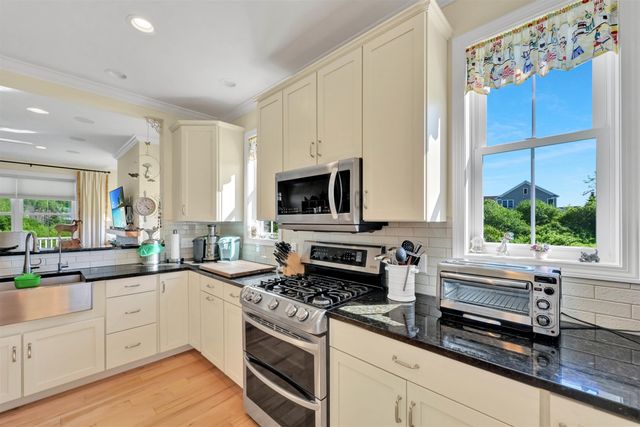 86 N Jefferson Road, South Burlington, VT 05403