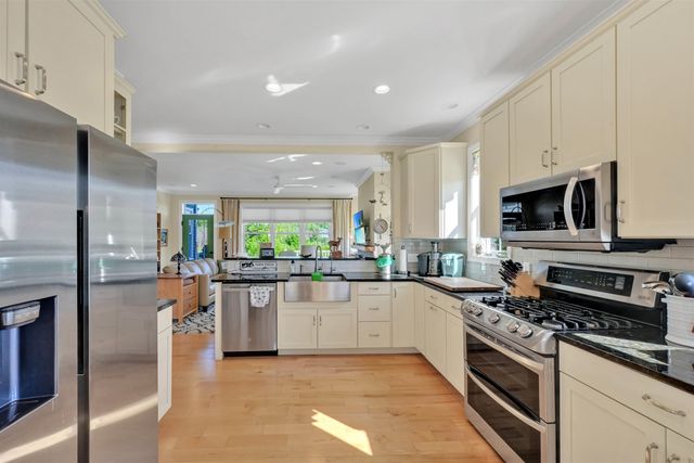 86 N Jefferson Road, South Burlington, VT 05403