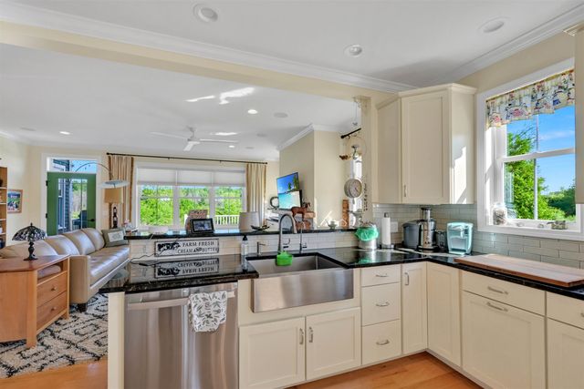 86 N Jefferson Road, South Burlington, VT 05403