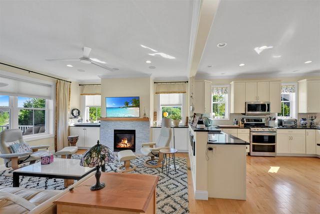 86 N Jefferson Road, South Burlington, VT 05403