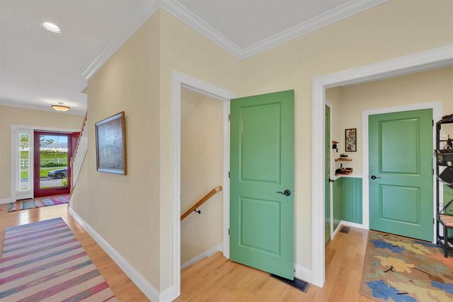 86 N Jefferson Road, South Burlington, VT 05403