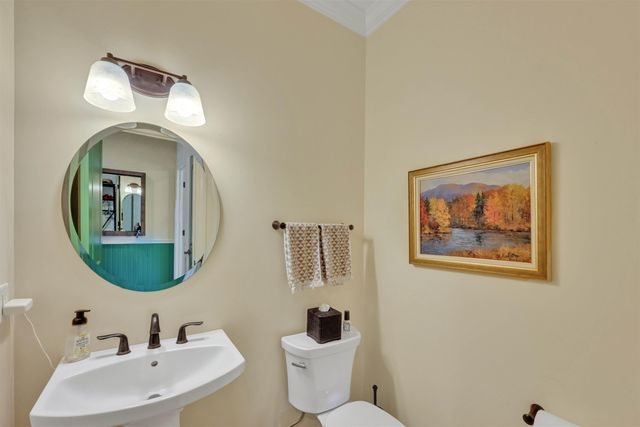 86 N Jefferson Road, South Burlington, VT 05403