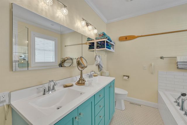 86 N Jefferson Road, South Burlington, VT 05403