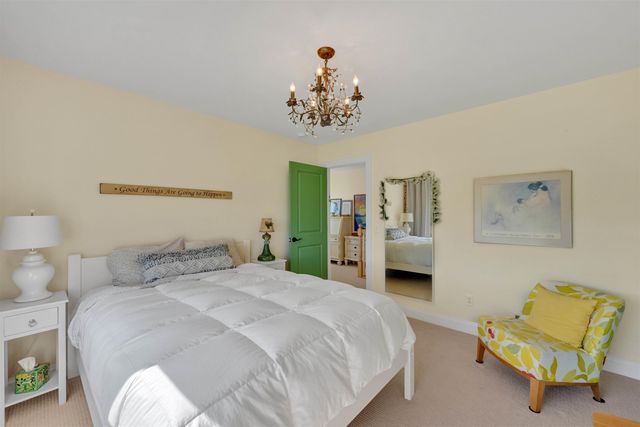 86 N Jefferson Road, South Burlington, VT 05403