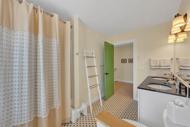 86 N Jefferson Road, South Burlington, VT 05403