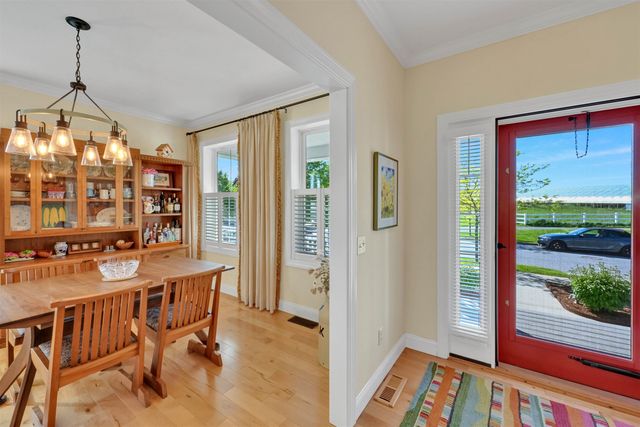 86 N Jefferson Road, South Burlington, VT 05403