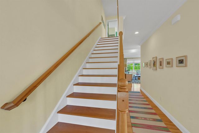 86 N Jefferson Road, South Burlington, VT 05403