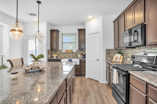 118 Emory Birch Drive, Montgomery, TX 77316