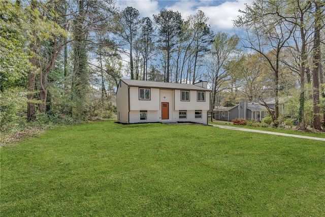 3394 Dearwood Drive SW, Lilburn, GA 30047