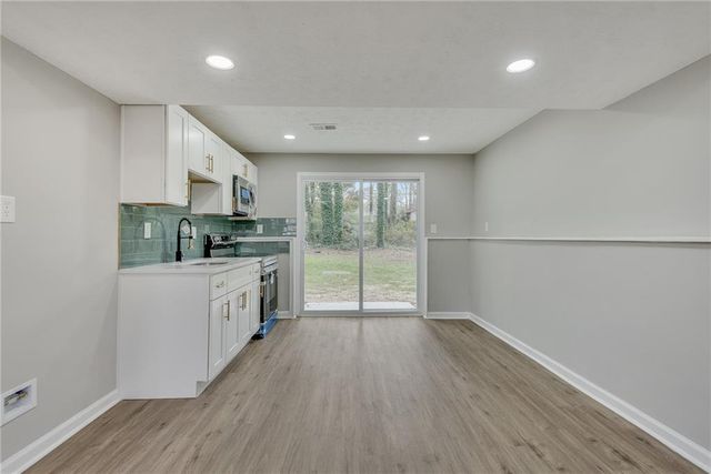 3394 Dearwood Drive SW, Lilburn, GA 30047