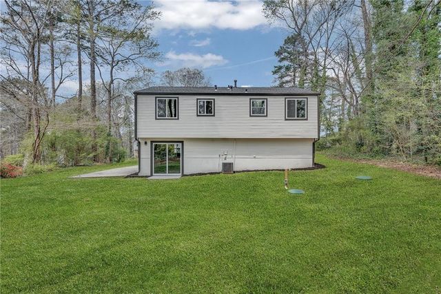 3394 Dearwood Drive SW, Lilburn, GA 30047
