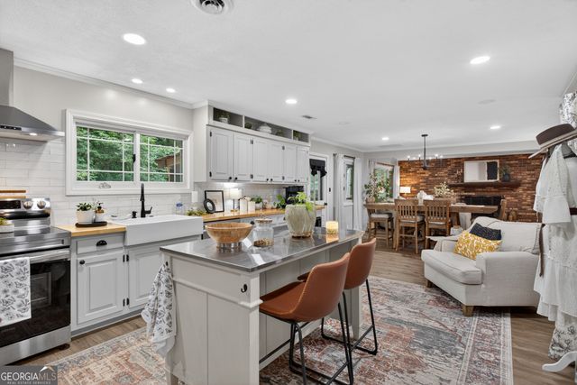 103 Pineneedle Drive, Westminster, SC 29693