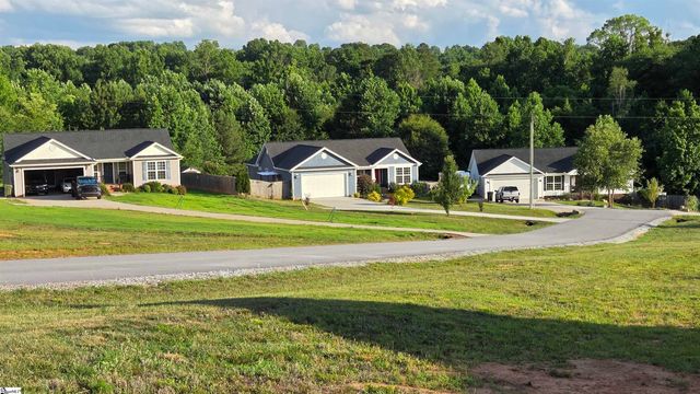 52 Montgomery Road, Lyman, SC 29365