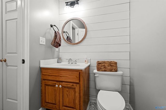 2438 Barnes Drive, Hokes Bluff, AL 35903