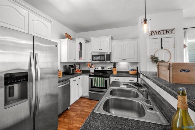 2438 Barnes Drive, Hokes Bluff, AL 35903