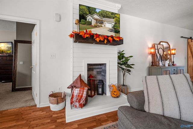 2438 Barnes Drive, Hokes Bluff, AL 35903