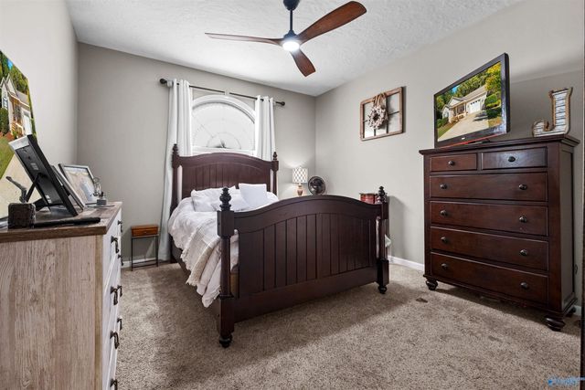 2438 Barnes Drive, Hokes Bluff, AL 35903