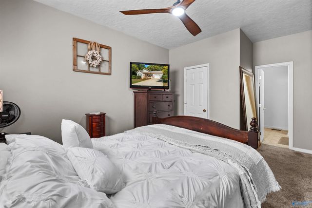 2438 Barnes Drive, Hokes Bluff, AL 35903