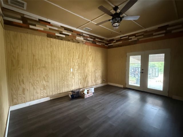 1421 Airport Road, Sulphur Springs, TX 75482