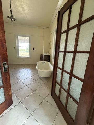 1421 Airport Road, Sulphur Springs, TX 75482