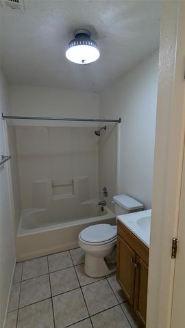 1109 N Bishop ST, San Marcos, TX 78666