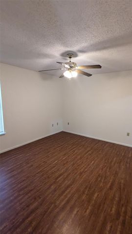 1109 N Bishop ST, San Marcos, TX 78666