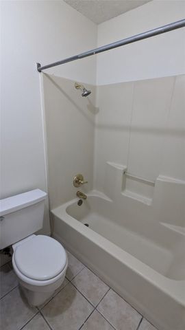 1109 N Bishop ST, San Marcos, TX 78666