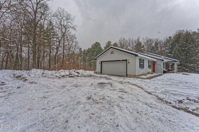 35 Pinewood Way, Argyle, NY 12809