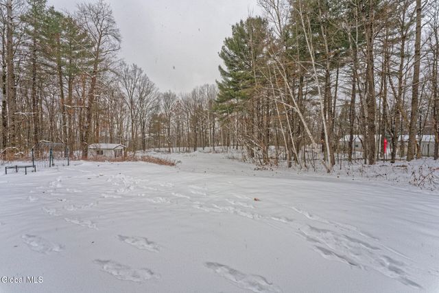 35 Pinewood Way, Argyle, NY 12809