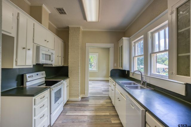 1008 N Link St., Palestine, TX 75801