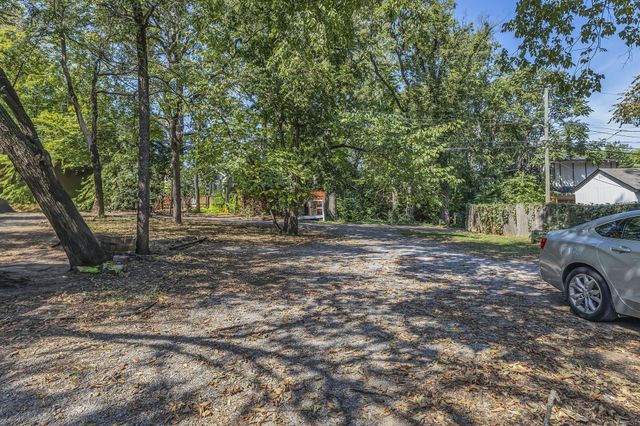 1933 18th Ave, S, Nashville, TN 37212